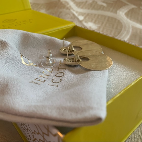 Kendra Scott Deena Earrings - Picture 4 of 4